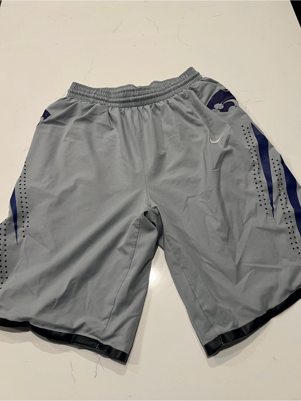 Nike Kansas State Wildcats KSU Men’s Light Gray and Purple Basketball Shorts